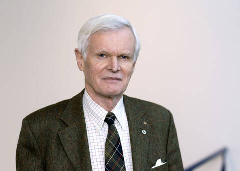 Carl G. Gahmberg.