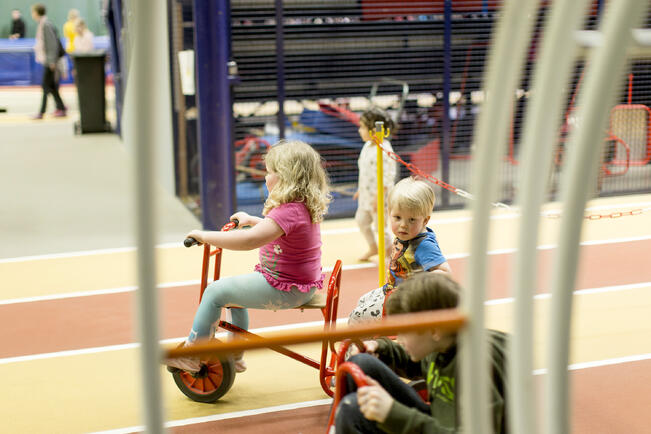 Lasten liikunnan ihmemaiden aloitus siirtyy lokakuulle.