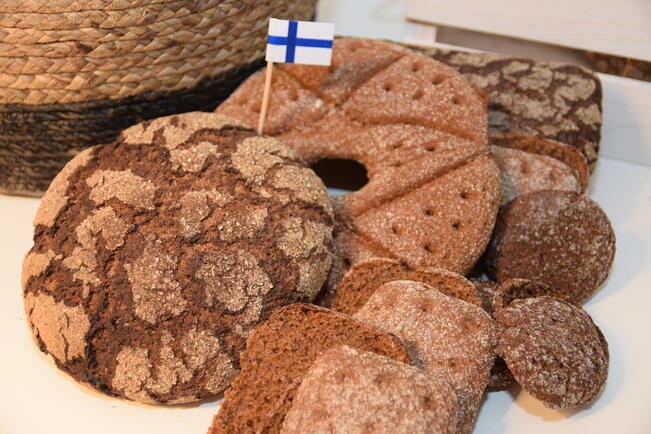 Kotimaista ruista riittää rukiisen leivän leivontaan.