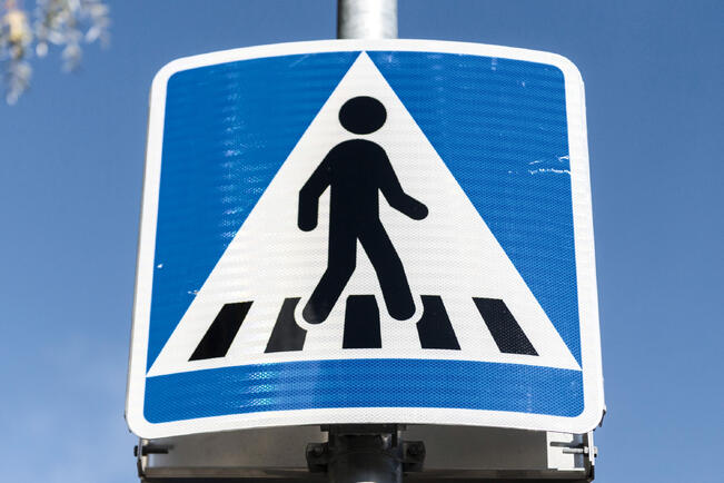 Valvonnassa kiinnitetään keskiviikon teemapäivänä huomiota myös väärin pysäköityihin autoihin, jotka haittaavat ja vaarantavat suojattomien tienkäyttäjien liikkumista. 