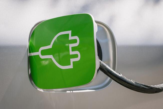 Taloyhtiöt ovat innostuneet toteuttamaan sähköautojen latauspisteitä.