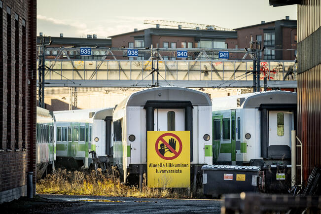 VR aikoo tuoda myyntiin matkustaja- ja tavaraliikenteen vaunuja sekä vetokalustoa, josta se on itse päättänyt luopua.. 