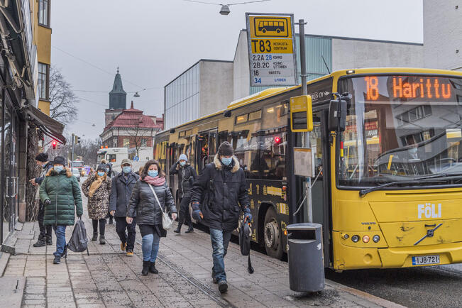 Maskipakko päättyy Fölin busseissa.