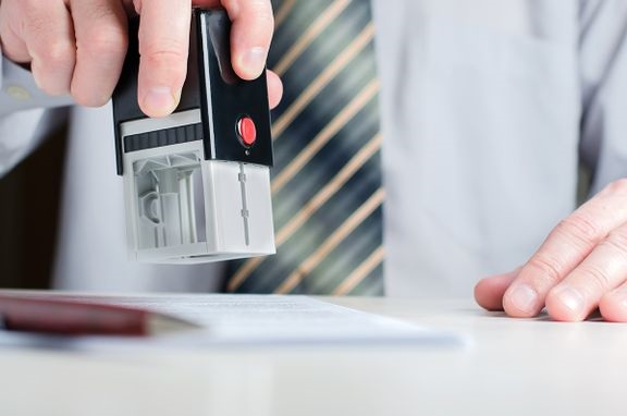 Sodan alettua kauppakamarien my&#246;nt&#228;mien alkuper&#228;todistusten m&#228;&#228;r&#228; Ven&#228;j&#228;lle on pudonnut 74 prosenttia ja Ukrainaan 79 prosenttia verrattuna vastaavaan ajankohtaan vuonna 2021.&#191;Huhtikuussa alkuper&#228;todistusten m&#228;&#228;r&#228; Ven&#228;j&#228;lle putosi 82 prosenttia verrattuna viime vuoden vastaavaan ajankohtaan. 
