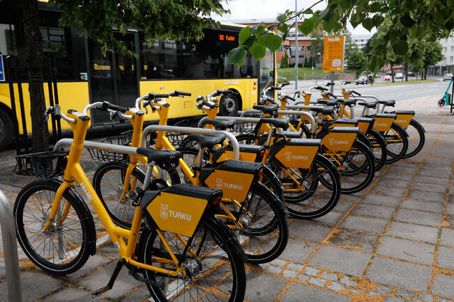 Föllareiden suosituimmat pyöräilykuukaudet olivat syys- ja lokakuu.