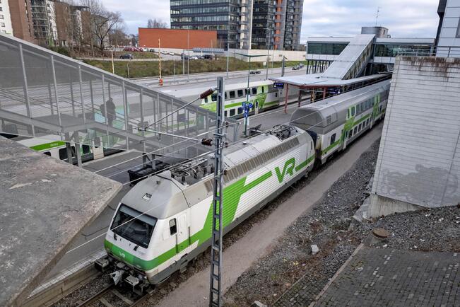 Koko vuonna matkamäärät kotimaan kaukoliikenteessä nousivat noin 58 prosenttia edellisvuoteen verrattuna.