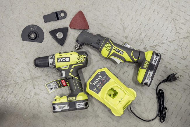 Ruuvinväännintä käytti 41 prosenttia vastaajista, porakonetta 15 prosenttia. Seuraavina olivat puukko, vasara, saha, pihdit, jakoavain ja vesivaaka.