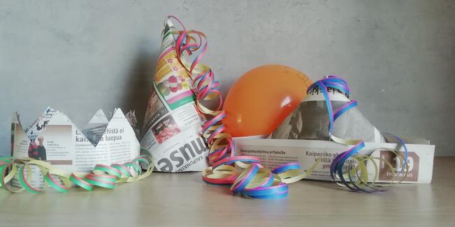 Aamusista askarrellut vappupäähineet voi käytön jälkeen kierrättää paperinkeräykseen.