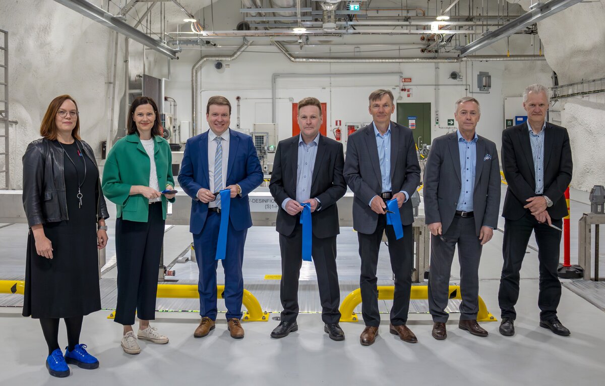 Mirva Levomäki (vas.), Minna Arve, Ville Tavio, Mikko Turunen, Risto Räty, Tuomas Särkilahti ja Ari Huovila.