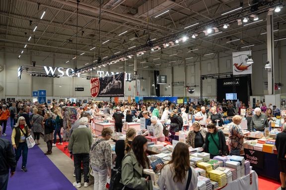 Kirjamessujen k&#228;vij&#228;m&#228;&#228;r&#228; ylitti 14 000. 
