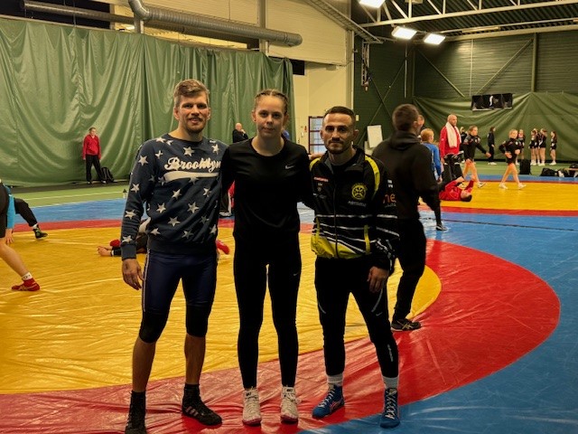 Kalle Valtonen, Eevi Salonen ja Fatos Durmishi.