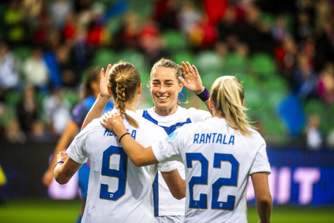 Linda Sällströmin saldo oli kaksi maalia ja maalisyöttö. Maaleja on kasassa nyt 59 maajoukkuepaidassa.