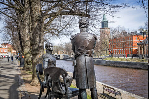 Mielenilmaus järjestetään Tapaaminen Turussa 1812 -teoksen luona.