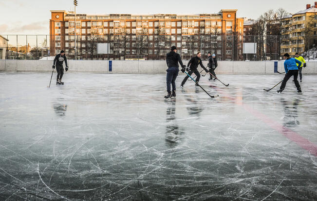 Save Pond Hockey -turnaus pelataan Parkin kentällä.