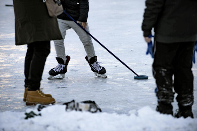 Luonnonjääkenttien hoito ja jäädytys päättyy.