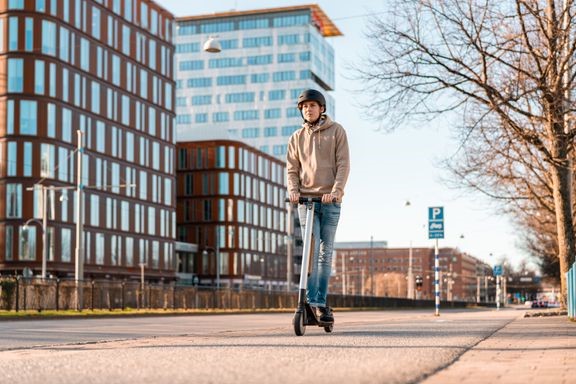 Jos välineen nopeus on yli 25 kilometriä tunnissa tai paino on yli 25 kiloa, sille on jatkossa otettava liikennevakuutus.