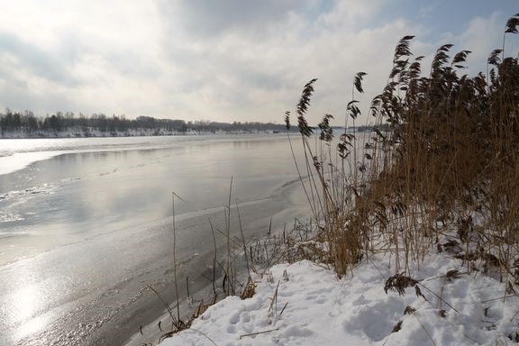 Lämmin ja sateinen sää lisää valuntaa ja nostaa jokien vedenkorkeudet Lounais-Suomessa paikoin keskimääräisen tulvahuipun tasolle ensi viikon alussa.