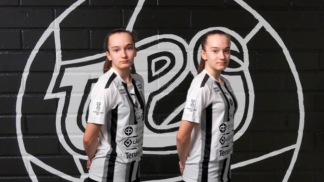 Adeliina ja Aleksandra Laine.