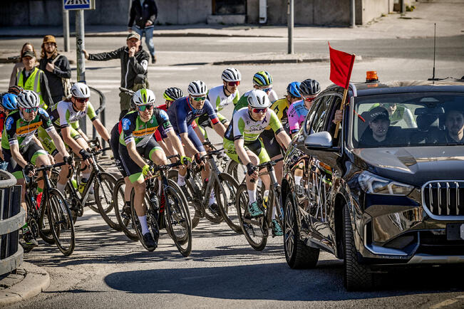 TS-kortteliajot poljetaan Aurajoen rannassa Itäisellä ja Läntisellä Rantakadulla Tuomiokirkkosillan ja Auransillan välillä.