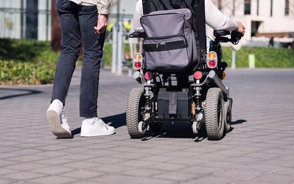 Vakuuttamisvelvollisuudesta on vapautettu vain vammaisille tarkoitetut liikkumisen apuv&#228;lineet. 