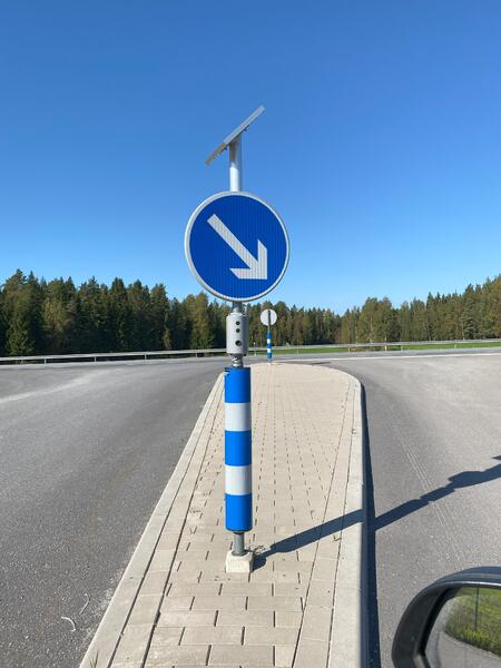 Tutkimuksessa selvitetään äänimajakoiden vaikutusta peurakolareiden määrään. Kun tutka tunnistaa eläimen, alkaa majakasta kuulua ihmisääntä. Äänen toivotaan estävän eläimen kulun tielle.