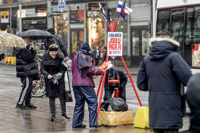 Joulupadat ovat ulkona kaduilla ja kauppakeskuksissa 23. joulukuuta saakka.