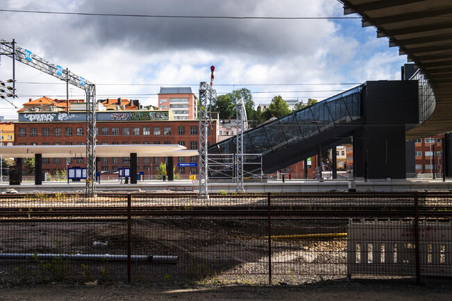 Junat Helsingistä tulevat taas ratapihalle asti.