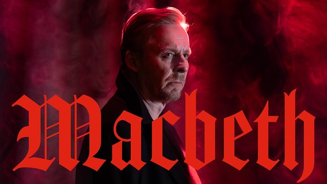 Macbethin roolissa n&#228;hd&#228;&#228;n Eero Aho.