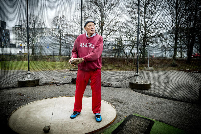 Turun Senioriurheilijoiden perustaja Olavi Koivukangas toimi pitkään myös seuran puheenjohtajana. Nykyään Koivukangas on TSU:n kunniapuheenjohtaja.