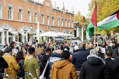 Turussa osoitetaan mieltä palestiinalaisen koulutuksen ja opiskeluoikeuden puolesta. Kuva on lokakuulta 2023.