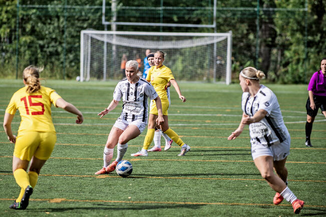 TPS:n kotikenttänä on Turun Urheilupuiston Yläkenttä, mutta Yläkentän alustanvaihtotöiden takia seura pelaa kaksi runkosarjan viimeistä kotiotteluaan Kupittaalla. 
