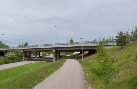 Poikluoman eteläinen risteyssilta. 
