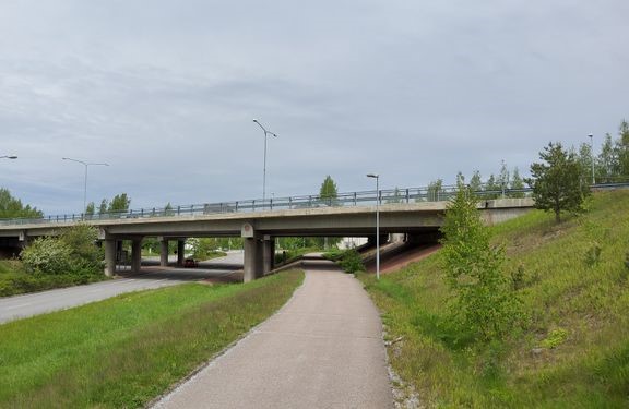 Poikluoman eteläinen risteyssilta. 