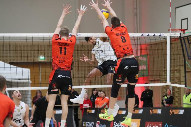 Veeti Nikkinen (oik.).