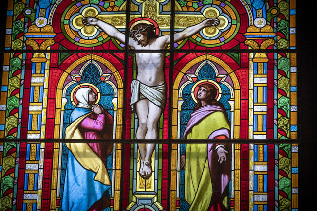 Pitkäperjantai on Jeesuksen ristiinnaulitsemisen ja kuoleman muistopäivä. 