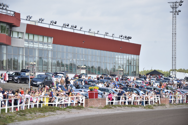Metsämäessä on pitkäperjantaina takakonttikirppis.