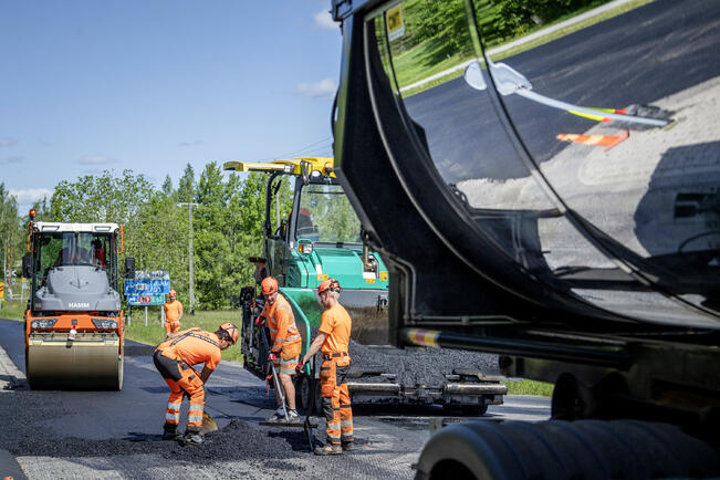 Omalle reitille osuvat tietyömaat voi tarkistaa etukäteen ilmaisesta Fintraffic Mobiili -sovelluksesta.