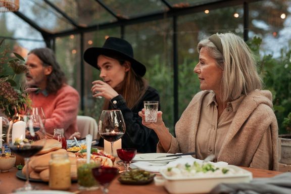 Alkon kesävalikoimassa juomasekoitteet trendaavat.