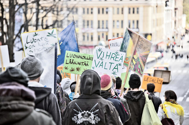 Mielenosoitus alkaa Puolalanpuistosta. Kuva on vuodelta 2014.