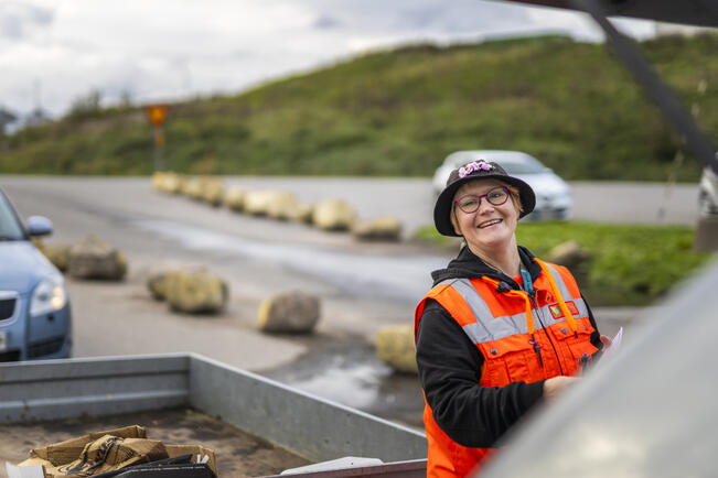 Helatorstain jälkeinen perjantai on perinteisesti vuoden vilkkain päivä Lounais-Suomen Jätehuollon (LSJH) lajitteluasemilla. 