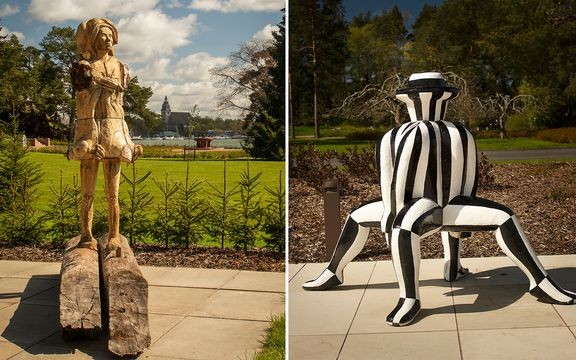 Kultarannan puistossa ovat tänä kesänä esillä muun muassa taiteilija Mia Hamarin teos Vanha sade (2025) sekä Hannu Riikosen teos Tyydy osaasi (2005).  
