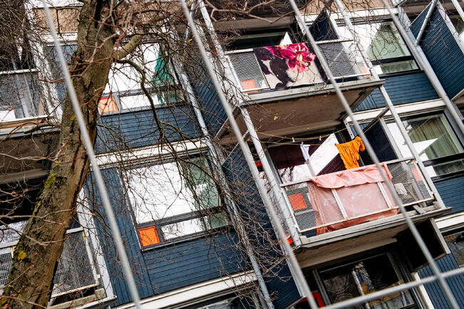 Lähes kaikki opiskelijat siirtyvät perjantaina yleisen asumistuen piiristä opintotuen asumislisään.