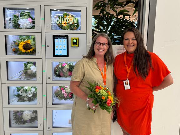 Jennyn Kukan yrittäjä Jenny Hentula ja Kauppakeskus Myllyn toimitusjohtaja Mari Hantula.