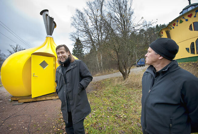 Jan-Erik Andersson (vas.) ja Shawn Decker.
 