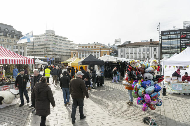 Suurmarkkinat täyttää Kauppatorin Turun päivänä eli sunnuntaina 21. syyskuuta. Kuva on viime maaliskuulta.