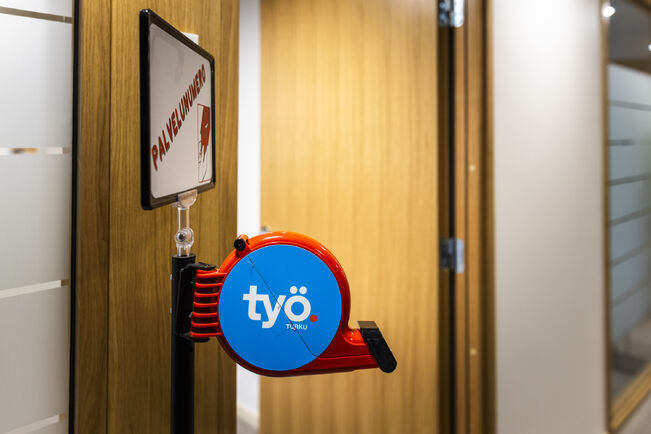 Työttömyyden kasvu näkyy erityisesti nuorten ja pitkäaikaistyöttömyyden määrän lisääntymisenä. 