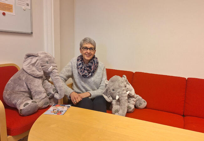 Tuula Paakkola on ollut kuutisen vuotta mukana SPR Turun osaston ystävätoiminnan vapaaehtoisena. – Tämä on ollut todella palkitsevaa työtä myös vapaaehtoiselle, hän sanoo. 