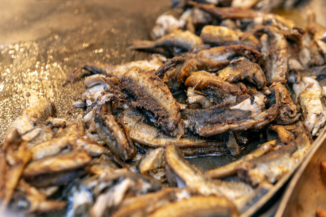 Silakkamarkkinoilla oli tarjolla silakka eri muodoissaan, kuinkas muuten.