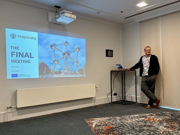 Mapineqissa tutkittiin epätasa-arvoa lisääviä tekijöitä ja keinoja vähentää niiden vaikutusta elämän eri vaiheissa. Mapineqin johtaja, Turun yliopiston sosiologian professori Jani Erola esitteli loppuseminaarissa tutkimukseen pohjaavat toimenpidesuositukset. 