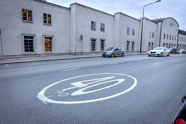 Turun katukuvaan ilmestyneet ajoratamaalaukset ovat tulleet jäädäkseen.
